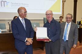 Reconocimiento a personal jubilado. Celebración del 50 Aniversario de la Facultad de Medicina de ...