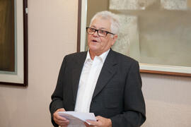 Juan de Dios Mellado. Firma del convenio para la donación del archivo fotográfico y la colección completa del Diario 16. Facultad de Ciencias Económicas y Empresariales. Marzo de 2015