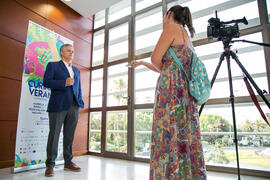 Entrevista a José Fernando Cerezo en photocall. Curso "Policía y Seguridad Urbana para el Siglo XXI". Cursos de Verano de la Universidad de Málaga. Málaga. Julio de 2018