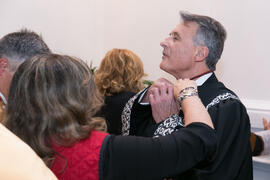 Rolf Pfrengle, rector de la Universidad de Ciencias Aplicadas de Dresde. Momentos previos a la Estación de Penitencia de la Hermandad de los Estudiantes. Edificio Edipsa. Málaga. Abril de 2017
