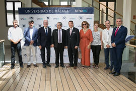 Foto de grupo. Presentación del Centro Internacional de Autoridades y Líderes. Edificio del Recto...