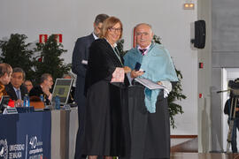 Entrega de la insignia al mérito en el trabajo. Acto Conmemorativo de los 40 años de la Universid...