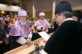 Investidura de Heliodoro Carpintero Capell como Doctor "Honoris Causa" por la Facultad ...