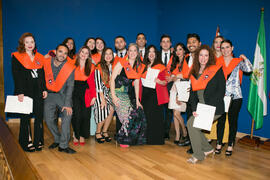 Foto de grupo tras la graduación de Másters de la Facultad de Ciencias Económicas y Empresariales...