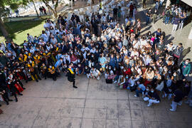 Foto de grupo. Homenaje a los sanitarios en la Facultad de Medicina de la Universidad de Málaga. ...