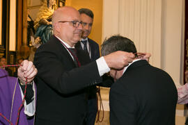 Entrega de medallas de la Cofradía de los Estudiantes. Misa de Lunes Santo. Iglesia de San Agustí...