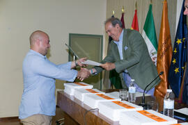 Entrega de uno de los premios del VIII Reto Gestalentum. Facultad de Ciencias Económicas y Empresariales. Junio de 2018