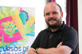 Niño de Elche en fotocall. Curso "Tres generaciones de la música Pop española". Cursos ...