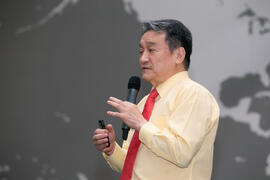 Conferencia de Dong Sung Cho. Jornada de celebración del Décimo Aniversario de colaboración de la Universidad de Málaga y la Universidad Nacional de Incheon. Complejo de Estudios Sociales y Comercio. Octubre de 2019