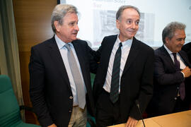 Salvador Moreno Peralta y Antonio Soler. Presentación del libro "Sur". Edificio del Rec...