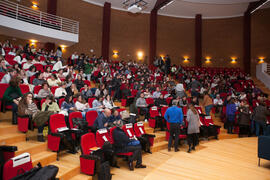 Asistentes a la conferencia "Dialogando" con César Bona. Facultad de Derecho. Enero de ...