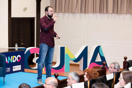 Aitor Sánchez en su conferencia "Dialogando para desmontar mitos sobre nutrición". Facu...