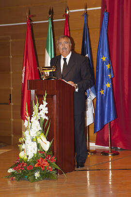 Homenaje a D. Alejandro Rodríguez Carrión, Decano de la Facultad de Derecho de la Universidad de ...