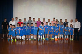 Foto de grupo. Gala del Deporte Universitario. Escuela Técnica Superior de Ingeniería de Telecomunicaciones. Junio de 2015