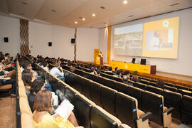 Carles Oliver Barceló. Presentación del proyecto "Ecobarrio UAC2 en Campos, Mallorca". V Foro Arquia/Próxima 2016: Futuro Imperfecto. Paraninfo. Octubre de 2016