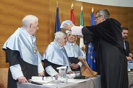 Investidura como Doctores "Honoris Causa" de Pilar Palomo Vázquez y Antonio García Berrio por la Facultad de Filosofía y Letras de la Universidad de Málaga. Paraninfo. Junio de 2024