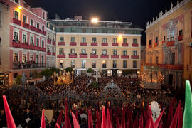 Málaga. Plaza del Obispo en los actos del desfile procesional de la Hermandad de los Estudiantes....