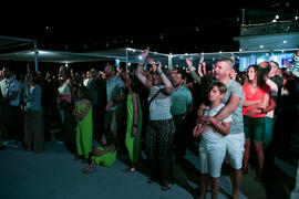 Asistentes al concierto de Dry Martina. Festival Benéfico en los Baños del Carmen. Cursos de Vera...