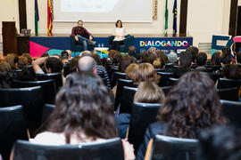 Turno de preguntas en el coloquio "Dialogando para desmontar mitos sobre nutrición". Fa...