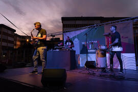 Actuación del grupo musical "Who Killed the DJ". Welcome to UMA. Bienvenida a los alumnos de intercambio internacional de la Universidad de Málaga. Jardín botánico. Octubre de 2019