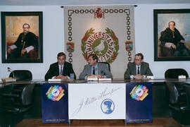 Firma de convenio entre la empresa de publicidad Walter Thompson y la Universidad de Málaga. Mayo...