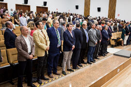 Asistentes al homenaje a los jubilados y al personal que cumple 25 años de servicio en la UMA. Pa...