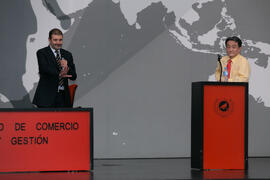 Conferencia de Dong Sung Cho. Jornada de celebración del Décimo Aniversario de colaboración de la Universidad de Málaga y la Universidad Nacional de Incheon. Complejo de Estudios Sociales y Comercio. Octubre de 2019