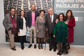 Foto de grupo tras la inauguración de la exposición "Paisajes Andaluces", de Eugenio Ch...