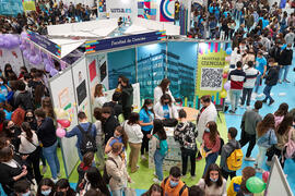 Estand de la Facultad de Ciencias. Jornada de Puertas Abiertas de la Universidad de Málaga. Compl...