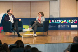 Pere Estupinyà y Esther Luque. Conferencia "Dialogando", con Pere Estupinyà. Facultad d...