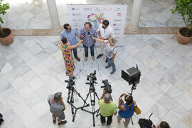 Manu Sánchez y Selu García Cossío. Curso "30 años de Carnaval de Cádiz, máximo exponente del...