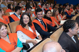 Grupo de alumnas y alumnos. Graduación de Másters de la Facultad de Ciencias Económicas y Empresa...