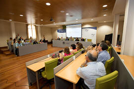 Presentación del logotipo y cartel conmemorativos del 50 Aniversario de la Facultad de Ciencias Económicas y Empresariales. Rectorado. Junio de 2014