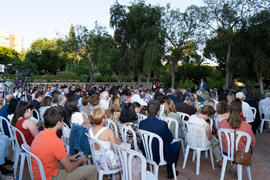 Intervención de Ángel Serrano. Homenaje al personal jubilado o que cumple 25 años de servicio en la Universidad de Málaga. Jardín Botánico. Junio de 2019