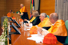 Investidura como Doctor "Honoris Causa" de D. José Manuel González Páramo por la Universidad de Málaga. Rectorado. Junio de 2011