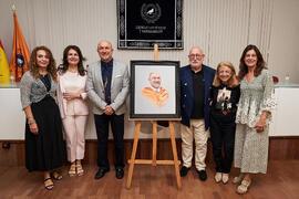 Foto de grupo. Presentación del Retrato de Honor de D. Eugenio José Luque Domínguez. Facultad de Ciencias Económicas y Empresariales. Junio de 2025