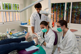 Prácticas de Podología. Escuela Universitaria de Ciencias de la Salud de la Universidad de Málaga. Paseo de Martiricos. Abril de 2013