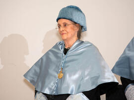 Investidura como Doctora "Honoris Causa" de D.ª Victoria Atencia García. Paraninfo. Diciembre de 2011