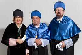 Retrato previo a la investidura como Doctor "Honoris Causa" de D. Antonio García-Bellid...