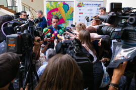 José María Aznar atiende a los medios. Cursos de Verano de la Universidad de Málaga. Edificio del Rectorado. Julio de 2018