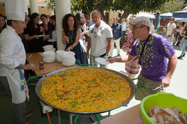 Paella en la fiesta del Día del Español. Centro Internacional de Español de la Universidad de Mál...