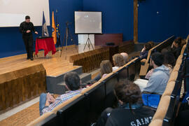 Ilusionismo en la conferencia de Luis Olmedo ‘El camino de la ilusión’. Seminario "Emprende 21. Territorio y Emprendimiento". Paraninfo. Noviembre de 2018