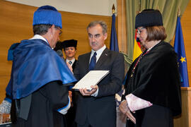 Investidura como Doctor "Honoris Causa" de Miguel Delibes de Castro por la Facultad de Ciencias de la Universidad de Málaga. Rectorado. Junio de 2014