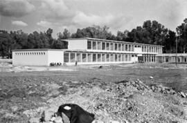 Construcción de la Escuela de Comercio e instituto de bachillerato Nuestra Señora de la Victoria....