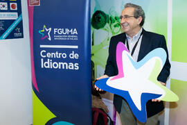 José Ángel Narváez en estand de la Fundación General de la UMA. Jornadas de Puertas Abiertas de l...