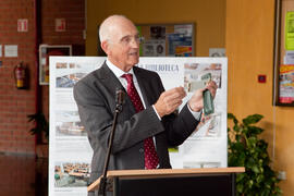 Inauguración de la exposición "40 años de la Biblioteca". Biblioteca General. Abril de ...