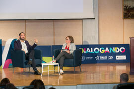 Pere Estupinyà y Esther Luque. Conferencia "Dialogando", con Pere Estupinyà. Facultad d...