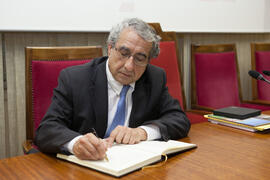 José Ángel Narváez tras la clausura del 50 Aniversario de la Facultad de Económicas. Facultad de ...