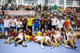 Jugadores celebran su victoria. Partido Corea del Sur - Rumanía. Categoría masculina. Campeonato ...