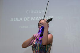 Actuación de Annya. Graduación y clausura del curso del Aula de Mayores de la Universidad de Málaga. Paraninfo. Junio de 2017